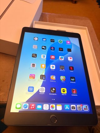 iPad 7 con caja y protector