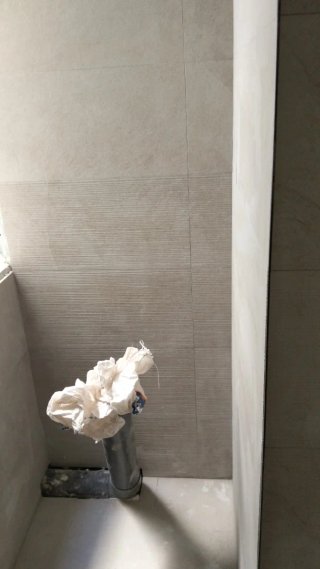 Suelo y azulejos para baño