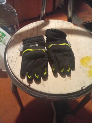 Guantes swb negros y amarillos