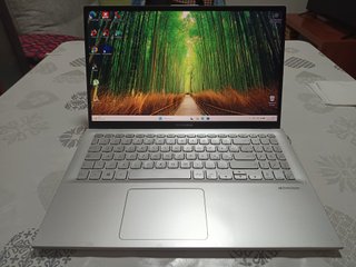 Ordenador portátil Asus AMD Ryzen 5 con disco SSD