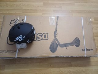 Patinete Eléctrico Ecoxtrem Puck y  casco Shock520