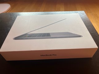 Caja MacBook Pro 15”