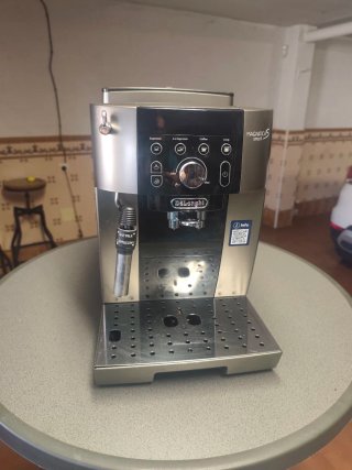 Cafetera DeLonghi Magnifica S Smart