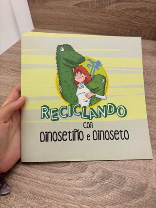 Libro: Reciclando con Dinosetiño e Dinoseto.
