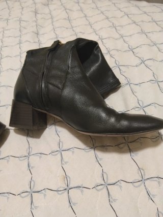 Botines de piel negros