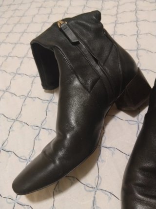 Botines de piel negros