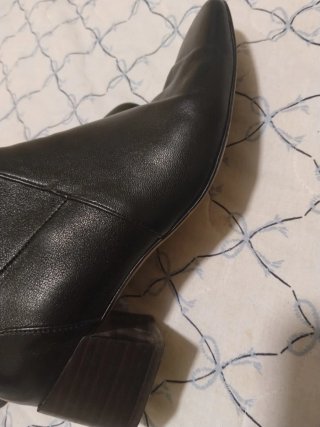 Botines de piel negros