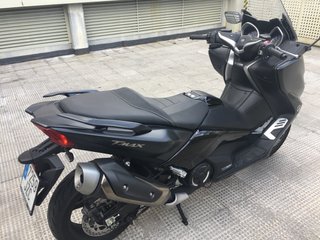 Yamaha TMAX Negra