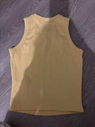 Camiseta de tirantes amarilla