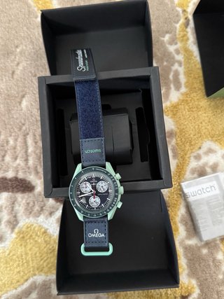 Swatch Bioceramic MoonSwatch Mission on Earth