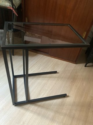 Mesa portátil IKEA VITTSJÖ cristal y metal