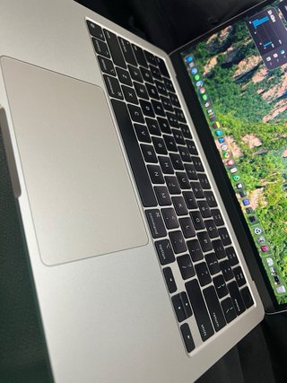 MacBook Air M2 2022