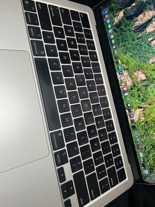 MacBook Air M2 2022