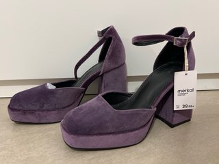 Tacones terciopelo Morados Talla 36