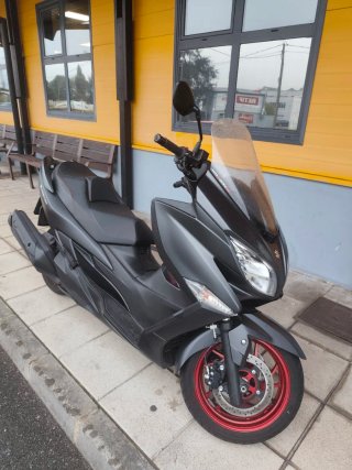 Suzuki Burgman Maxi Scooter Negra