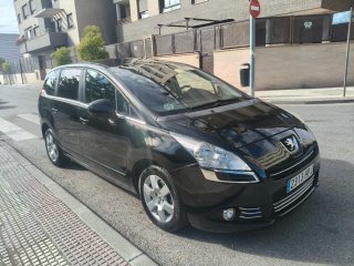 Peugeot 5008 2013