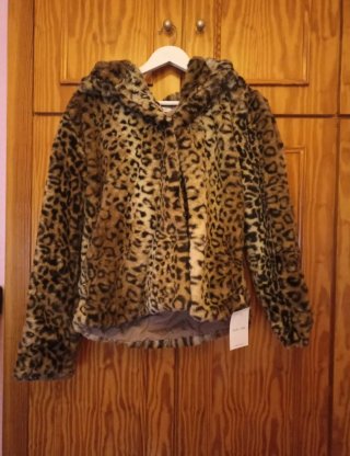Abrigo de pelo animal print Glowrias nuevo