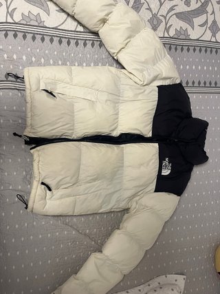 Chaqueta The North Face Blanca y Negra