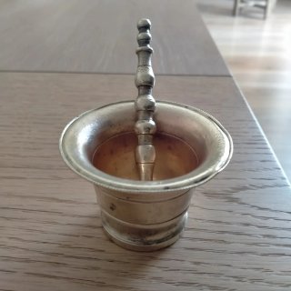 Almirez de Bronce con Mano
