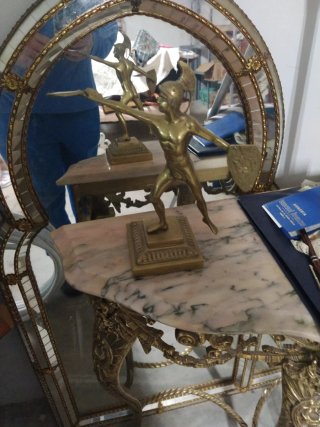 Figura Bronce Guerrero Escudo y Lanza,25 cm altura