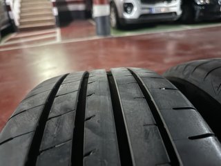 235/55 R18 100V Goodyear