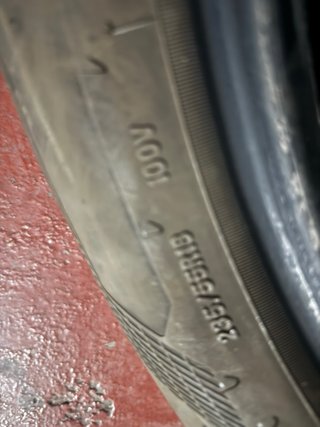 235/55 R18 100V Goodyear