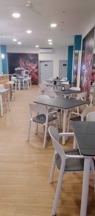 Mesas de interior con estructura metálica