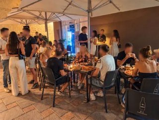 TRASPASO DE BAR · DESAYUNOS Y COMIDA RÁPIDA Fuengi