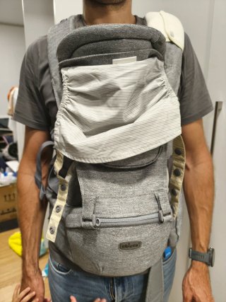 Mochila Portabebés Chicco Gris 2 en 1.
