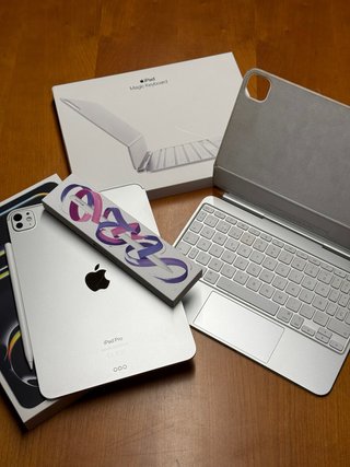 iPad Pro M4 11 + Magic Keyboard + Apple Pencil