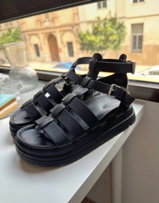 Sandalias Negras Estilo Dr. Martens