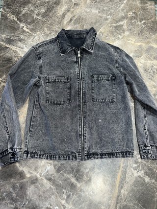 Giacca di jeans grigia con brillantini