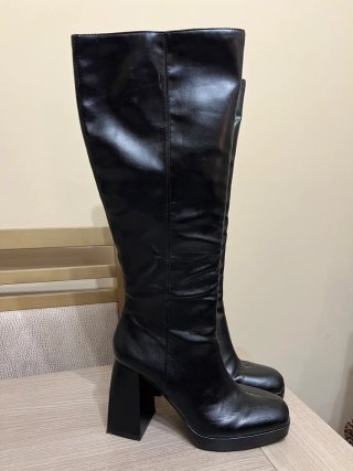 Botas Bershka tacón plataforma negras