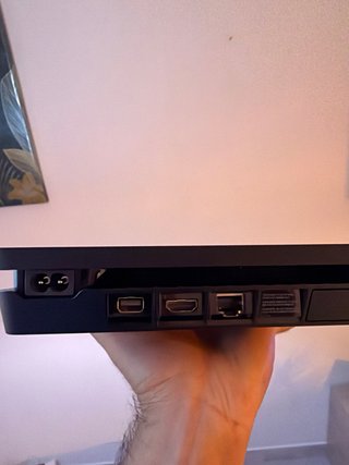 PS4 Slim 500GB + Controller + 5 Giochi