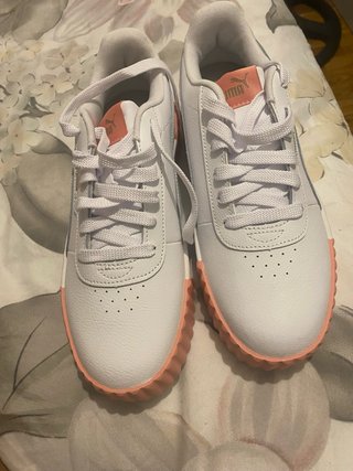 Zapatillas Puma Blancas y Rosas