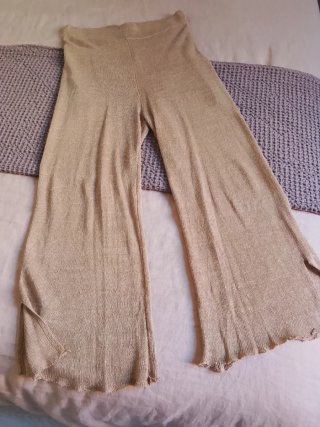 Pantalón tobillero Zara beige