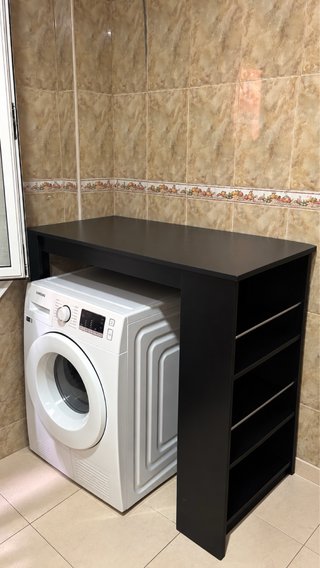 Mesa alta de cocina.