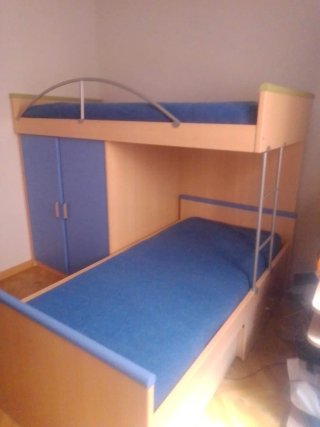 Cama tren con armario y cama inferior