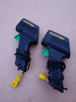 Pareja de Mandos Scalextric (SCX)