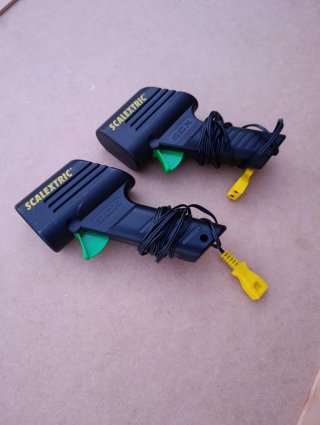 Pareja de Mandos Scalextric (SCX)