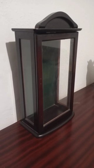 Vetrina antica in legno e vetro