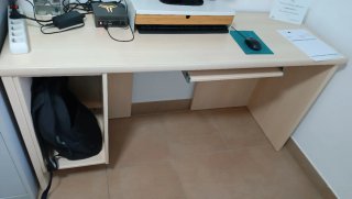 Se regala Escritorio juvenil beige y negro