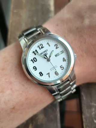 Reloj automático Seiko 7s26 tapa con cristal 2010s