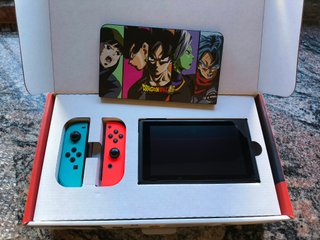 Nintendo Switch V2 con caja