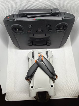Dron DJI Mini 3 Pro con Mando Pro