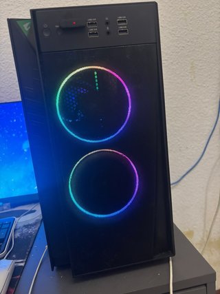Torre Gaming Aorus RGB Negra