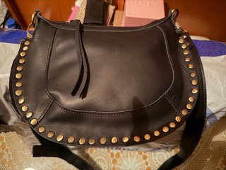 Bolso de Piel Negro con Tachuelas