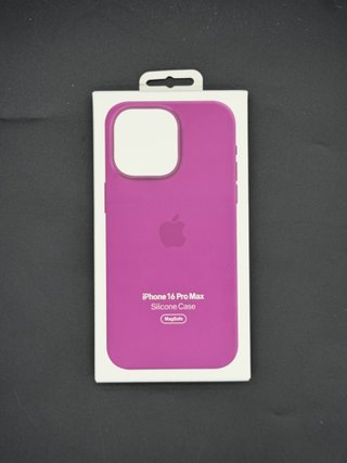Funda iPhone 16 Pro Max Silicona Nueva 8