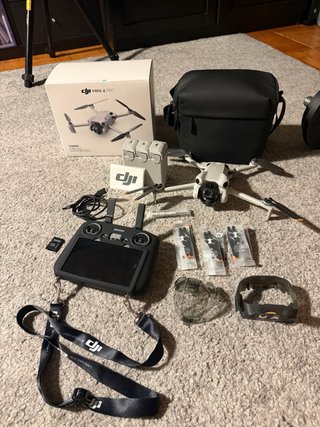 DJI Mini 4 Pro Fly More Combo