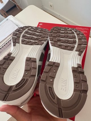 Zapatillas Nike P6000 Beige y Gris